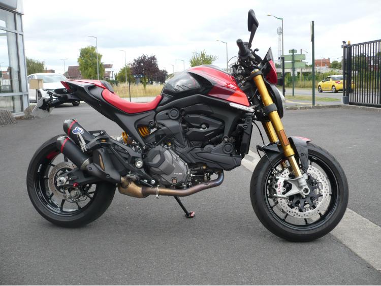 DUCATI MONSTER 937