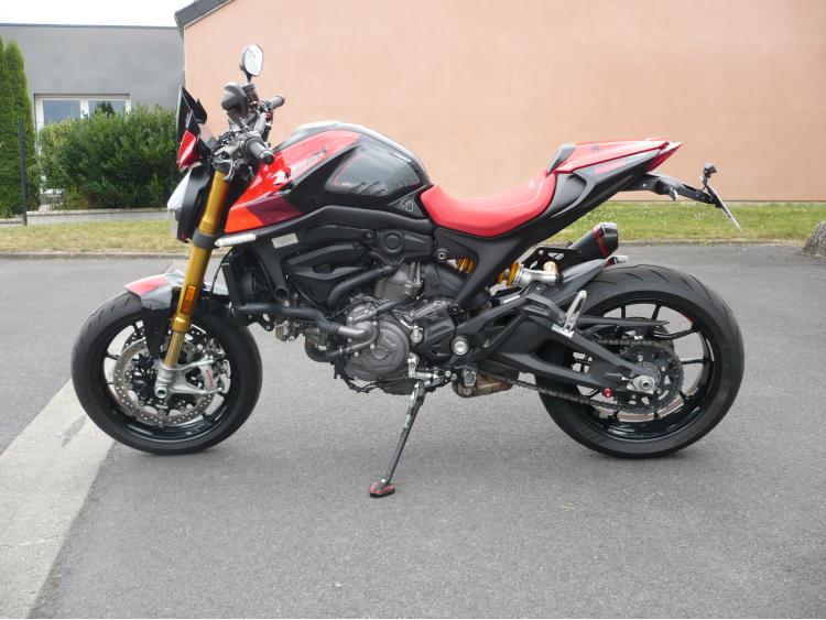 DUCATI MONSTER 937